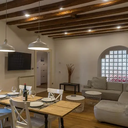 Apartamento Hadithi Trieste, Tra Le Rive E Piazza Unita