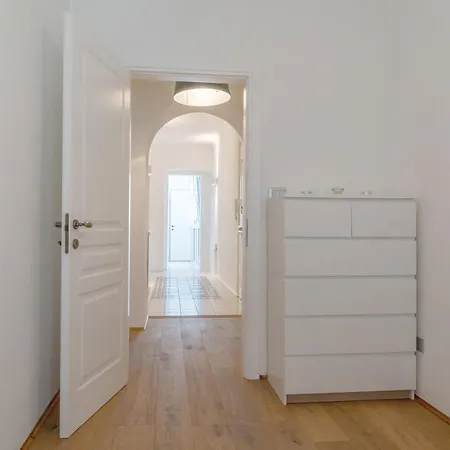 Hadithi Trieste, Tra Le Rive E Piazza Unita Апартаменты