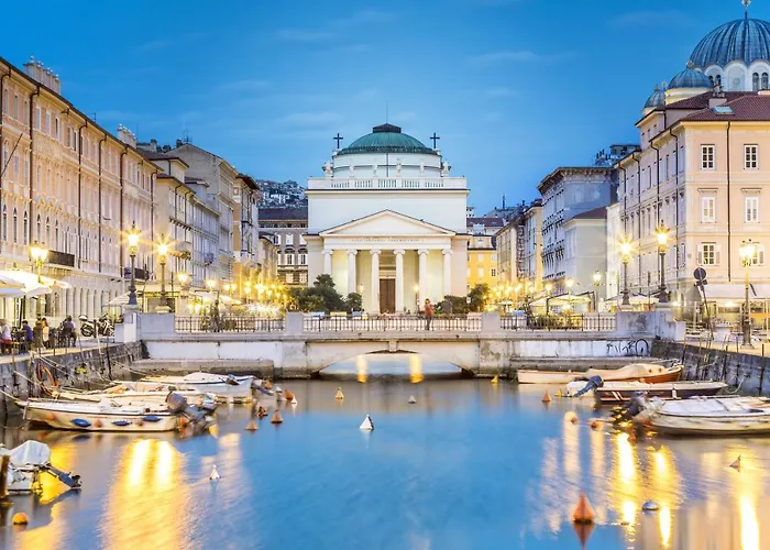 Daire Hadithi Trieste, Tra Le Rive E Piazza Unita *